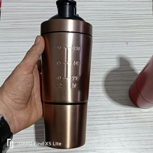 ⁦gourde et shaker en Inox⁩ - الصورة ⁦3⁩